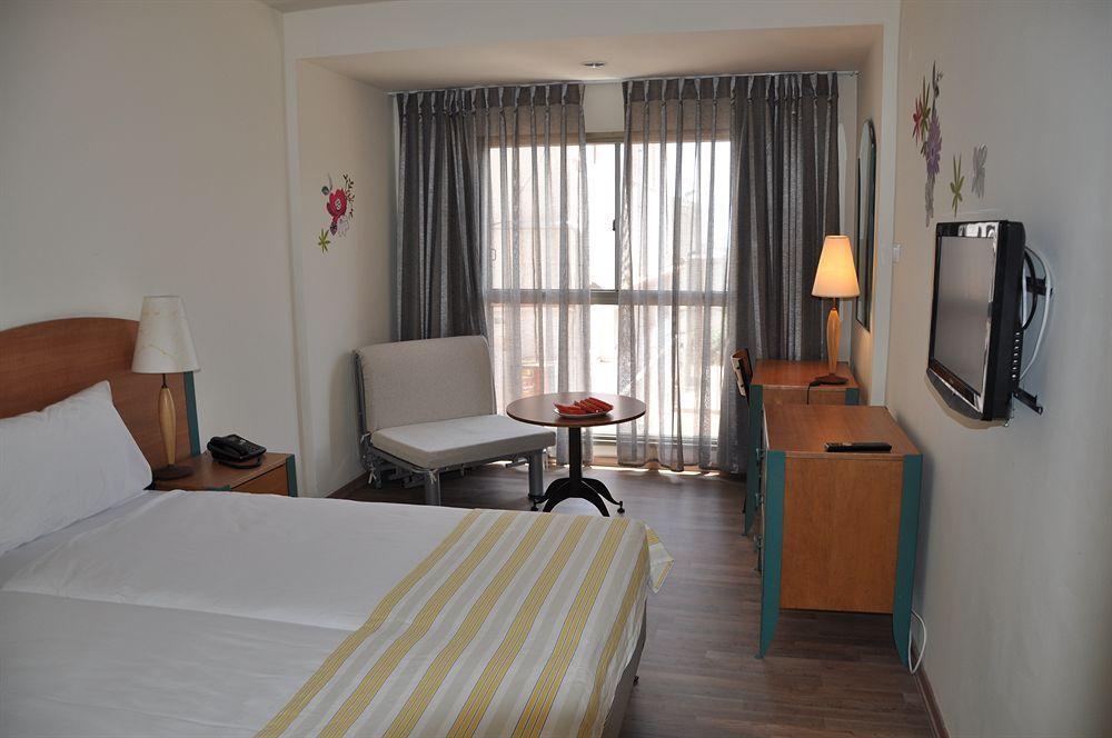 Royal Inn Tiberias Exterior foto
